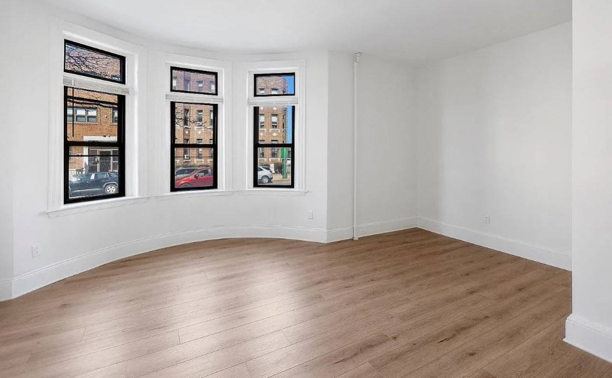 Apartment for rent at 868 Huntington Ave #1, Boston, MA 02115