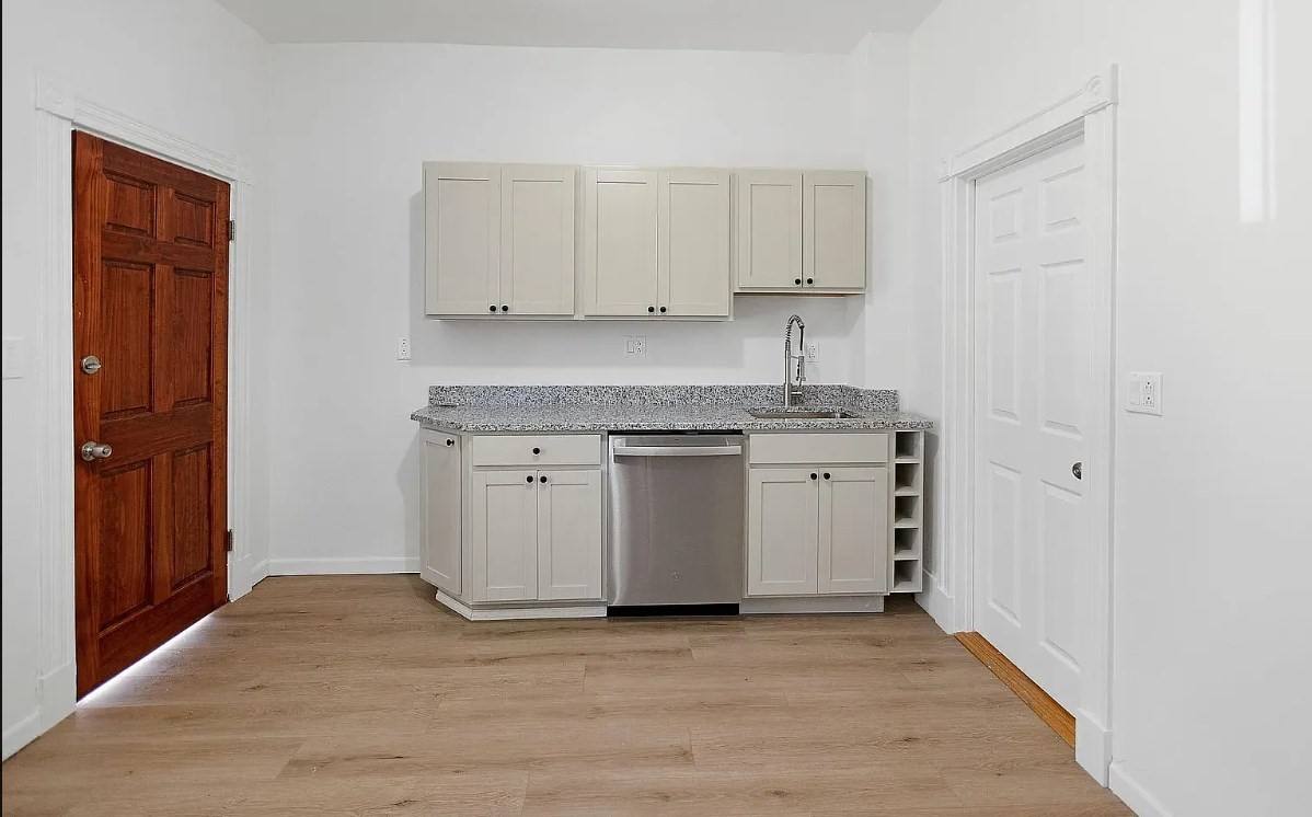 Apartment for rent at 868 Huntington Ave #1, Boston, MA 02115