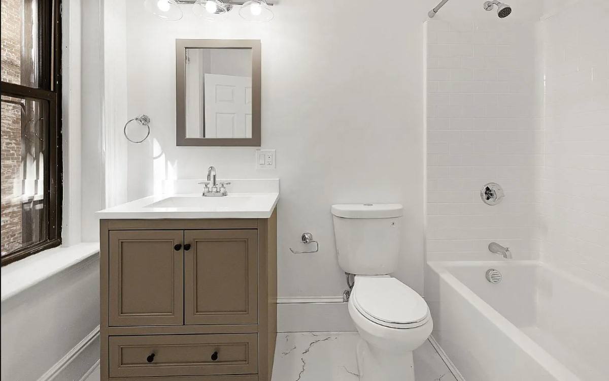 Apartment for rent at 868 Huntington Ave #1, Boston, MA 02115