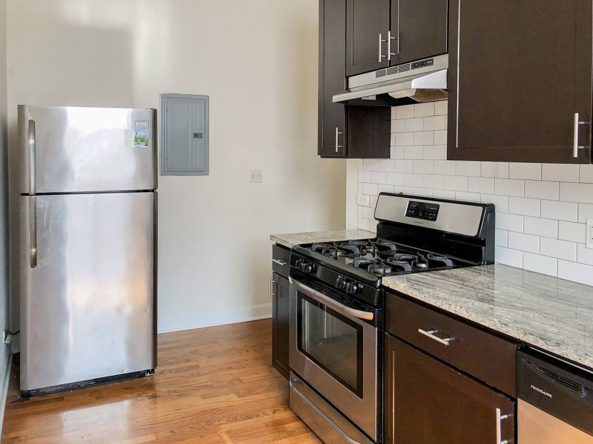 Apartment for rent at 855 W Cornelia #2W, Chicago, IL 60657