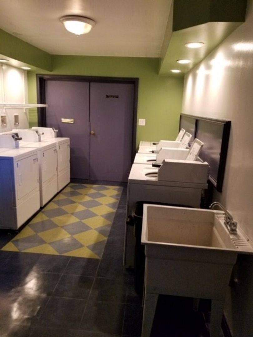 Apartment for rent at 150 E Lake St, Elmhurst, IL 60126