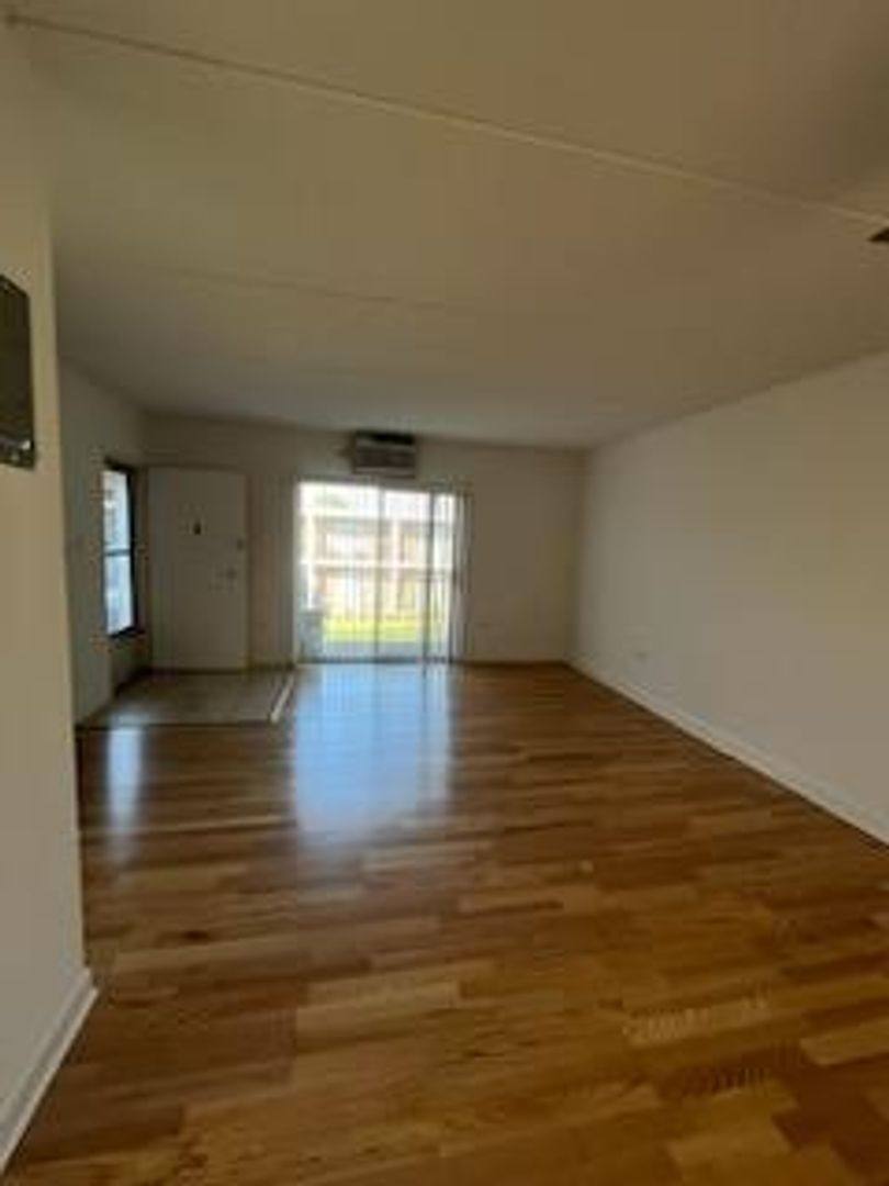 Apartment for rent at 150 E Lake St, Elmhurst, IL 60126