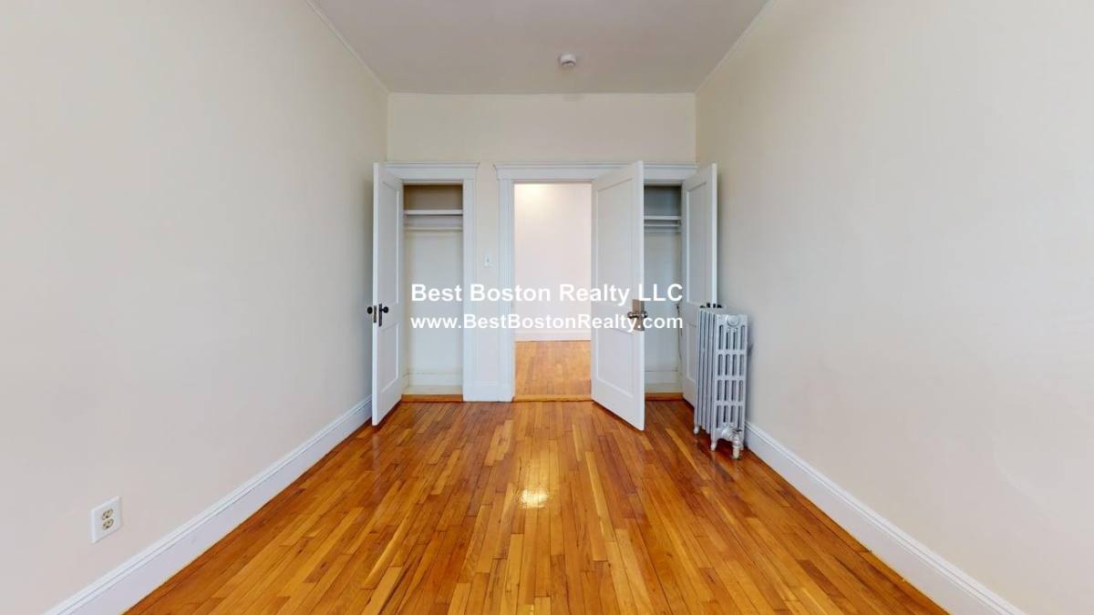 House for rent at 202 Baker St #2, West Roxbury, MA 02132