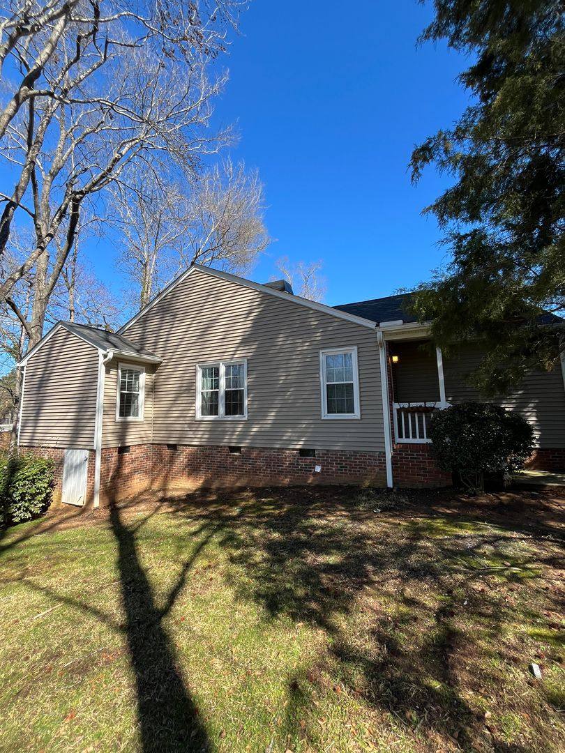 Townhouse for rent at 816 Market Place, Mauldin, SC 29662