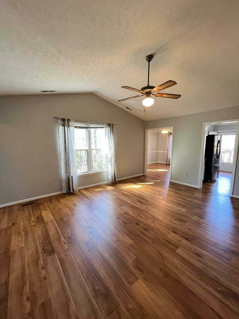 Townhouse for rent at 816 Market Place, Mauldin, SC 29662