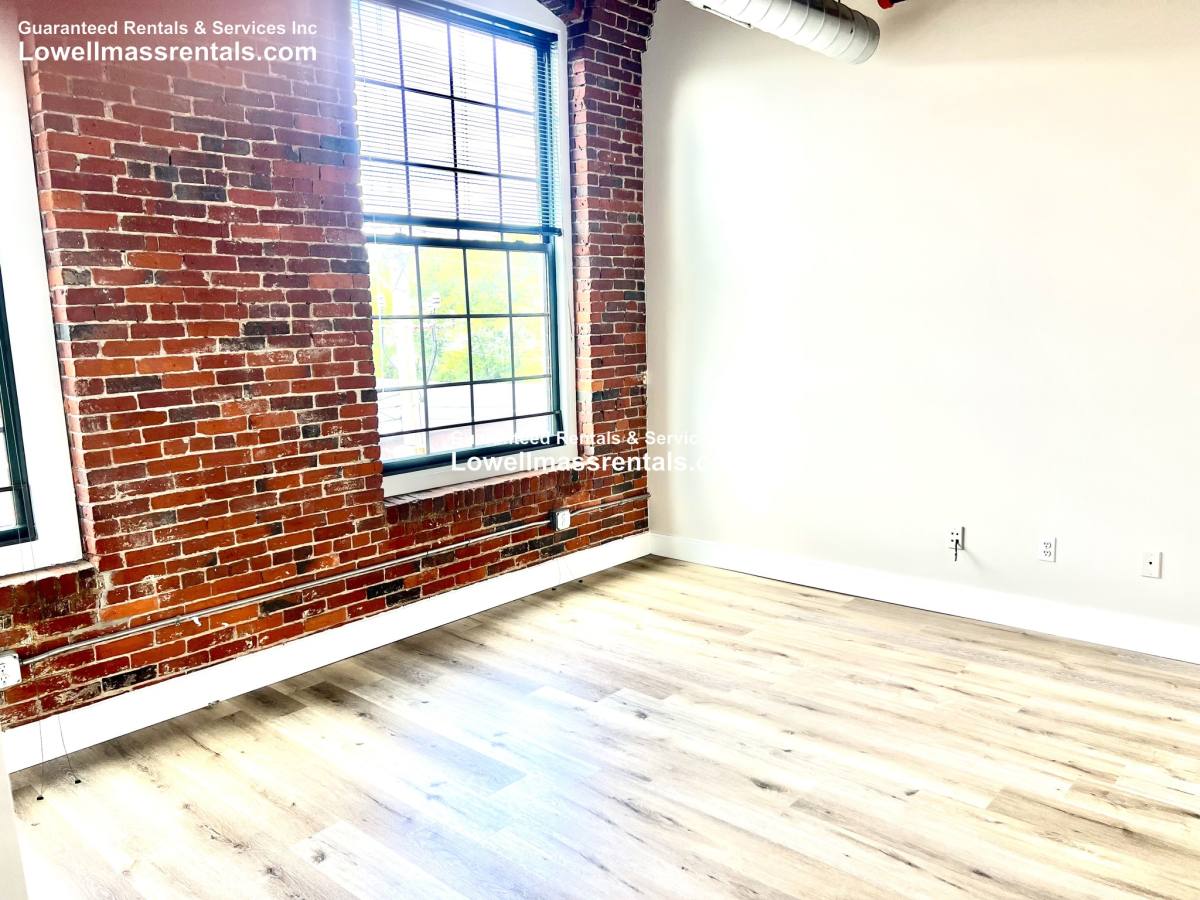 Apartment for rent at 101 Mill St #102, Dracut, MA 01826