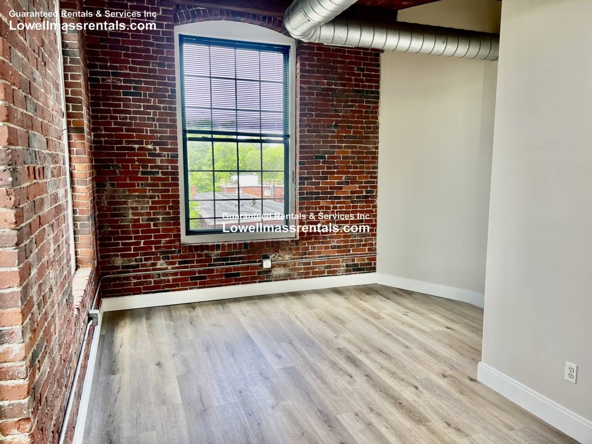 Apartment for rent at 101 Mill St #102, Dracut, MA 01826