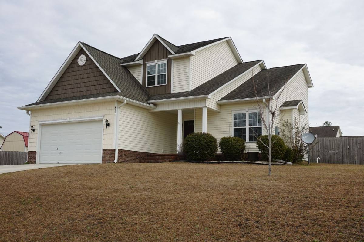 House for rent at 407 Sundown Court, Hubert, NC 28539