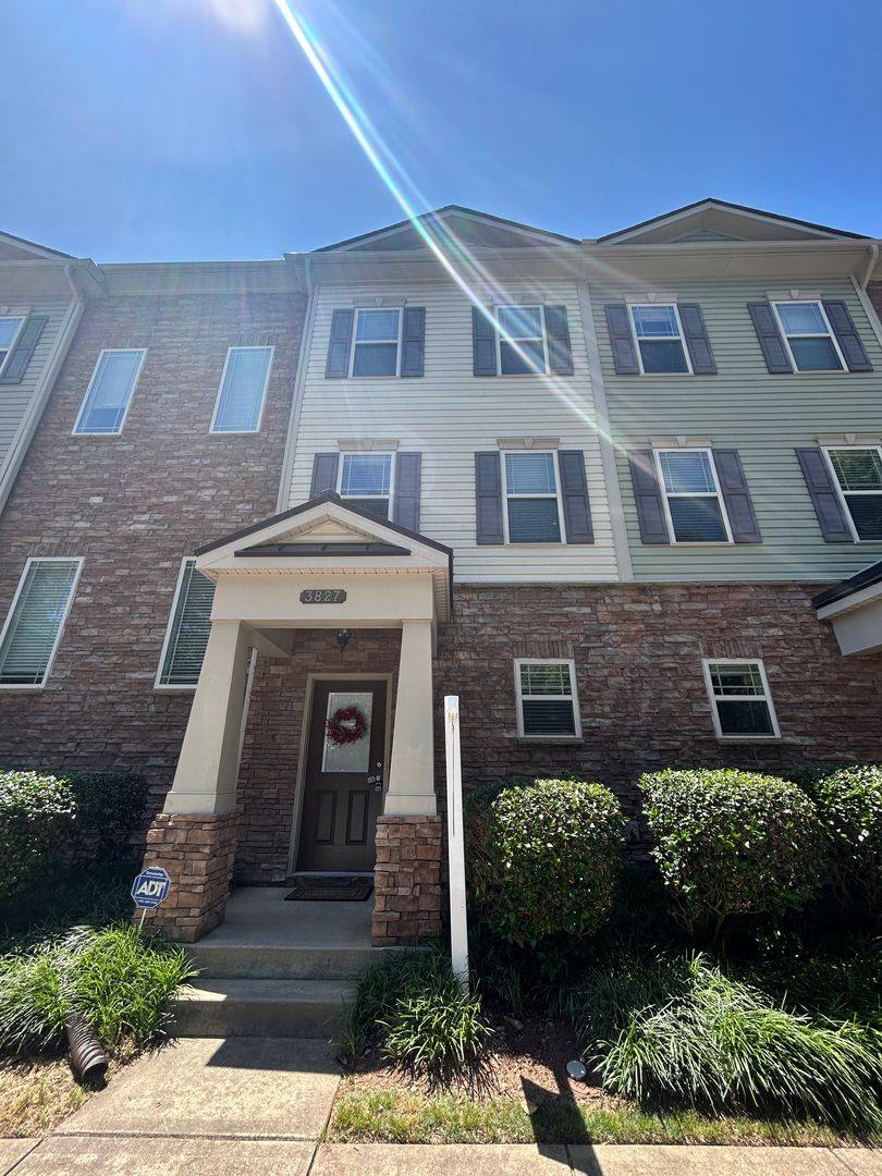 Townhouse for rent at 3827 Glenhaven Rd, Raleigh, NC 27606