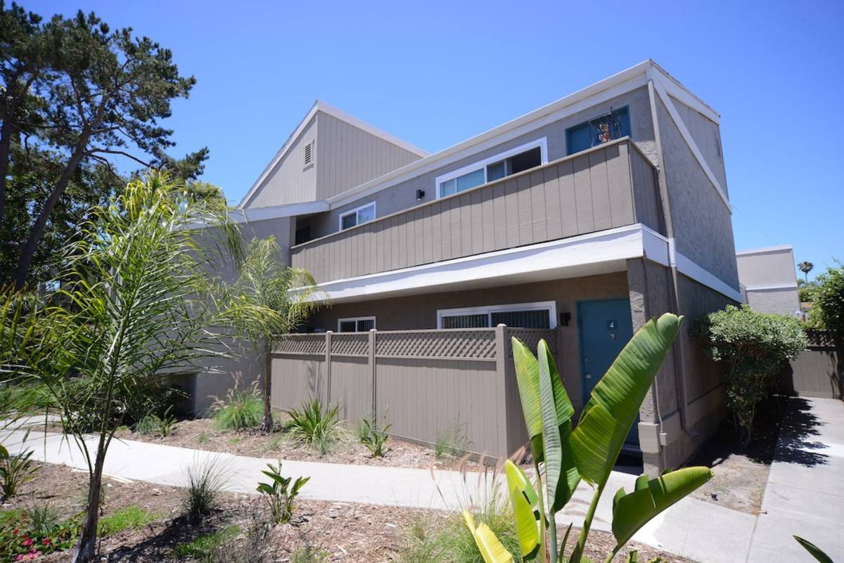 Apartment for rent at 3964 Waring Rd, Oceanside, CA 92056
