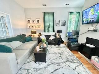 Apartment for rent at 3055 N Sheffield #3C, Chicago, IL 60657