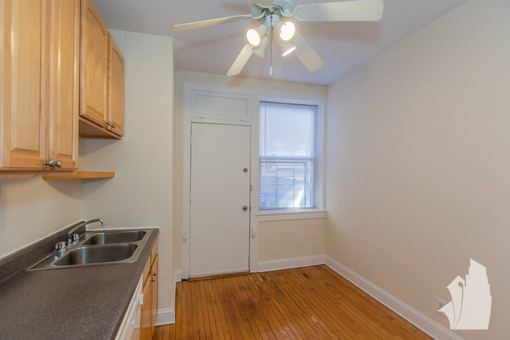 Apartment for rent at 853 W Cornelia Ave #1N, Chicago, IL 60657