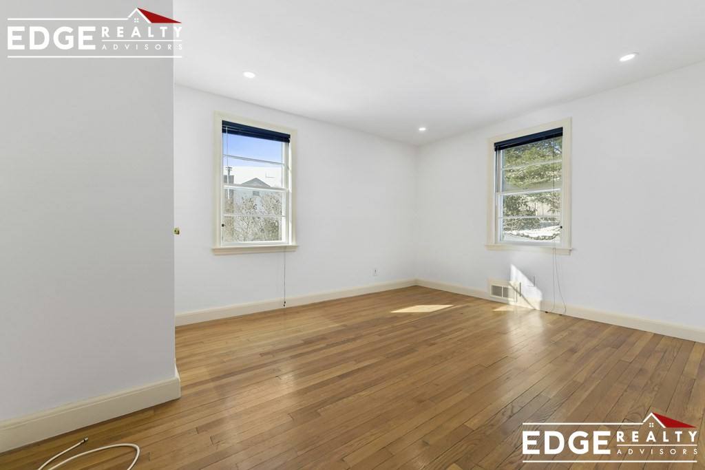 House for rent at 105 Hamilton Rd, Waltham, MA 02453