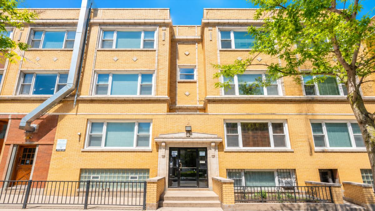 Apartment for rent at 444 W Arlington #3, Chicago, IL 60614