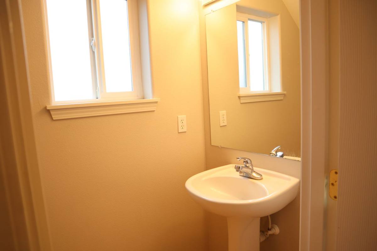 Townhouse for rent at 13920 NE 7th Court, Vancouver, WA 98685