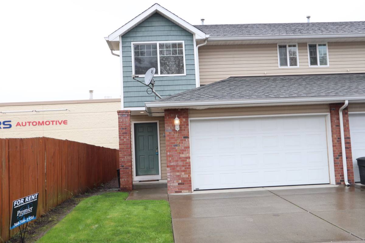 Townhouse for rent at 13920 NE 7th Court, Vancouver, WA 98685