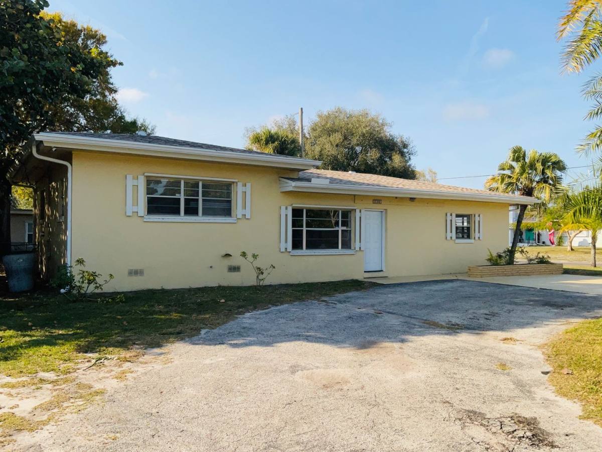House for rent at 1701 Sunrise Blvd, Fort Pierce, FL 34950