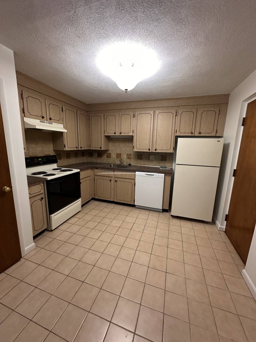 Apartment for rent at 163 Lexington #17, Auburndale, MA 02466