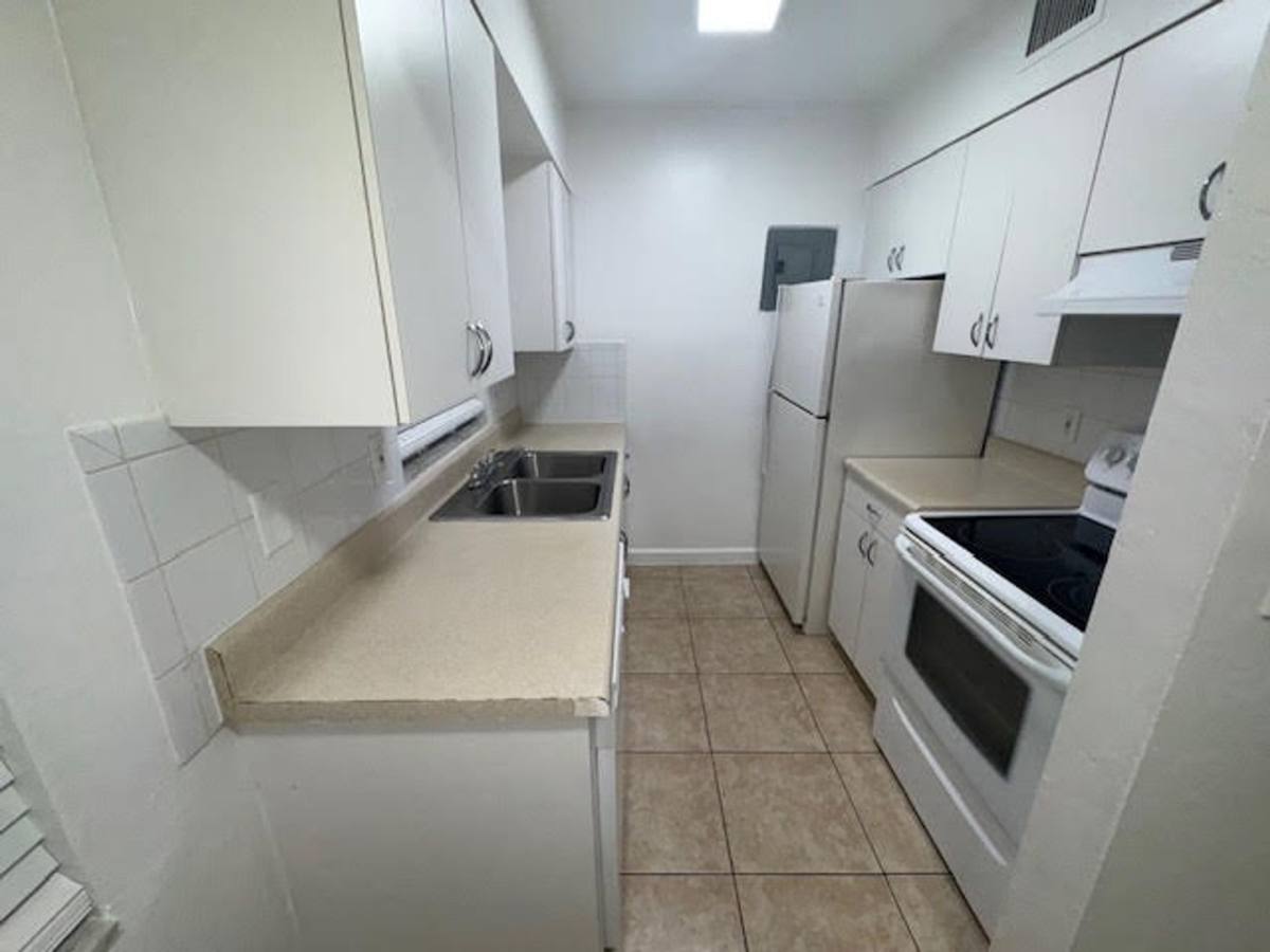 Apartment for rent at 75 SW 10th St, Fort Lauderdale, FL 33315
