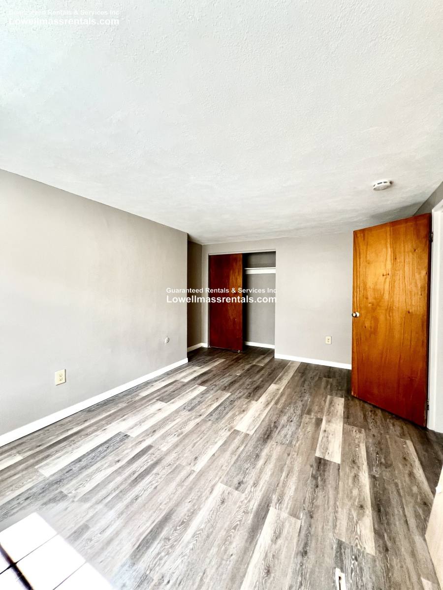 Apartment for rent at 238 Chelsea St #10, Everett, MA 02149