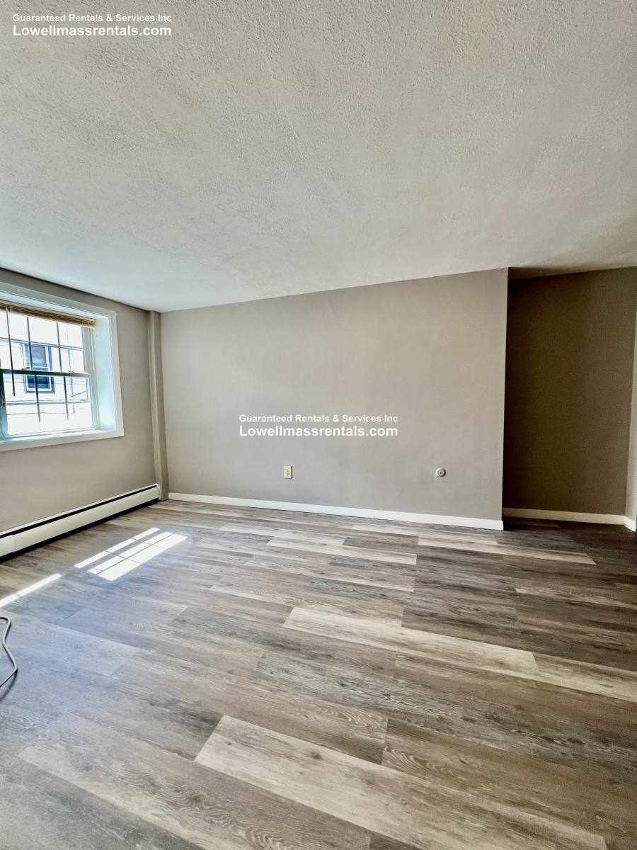 Apartment for rent at 238 Chelsea St #10, Everett, MA 02149