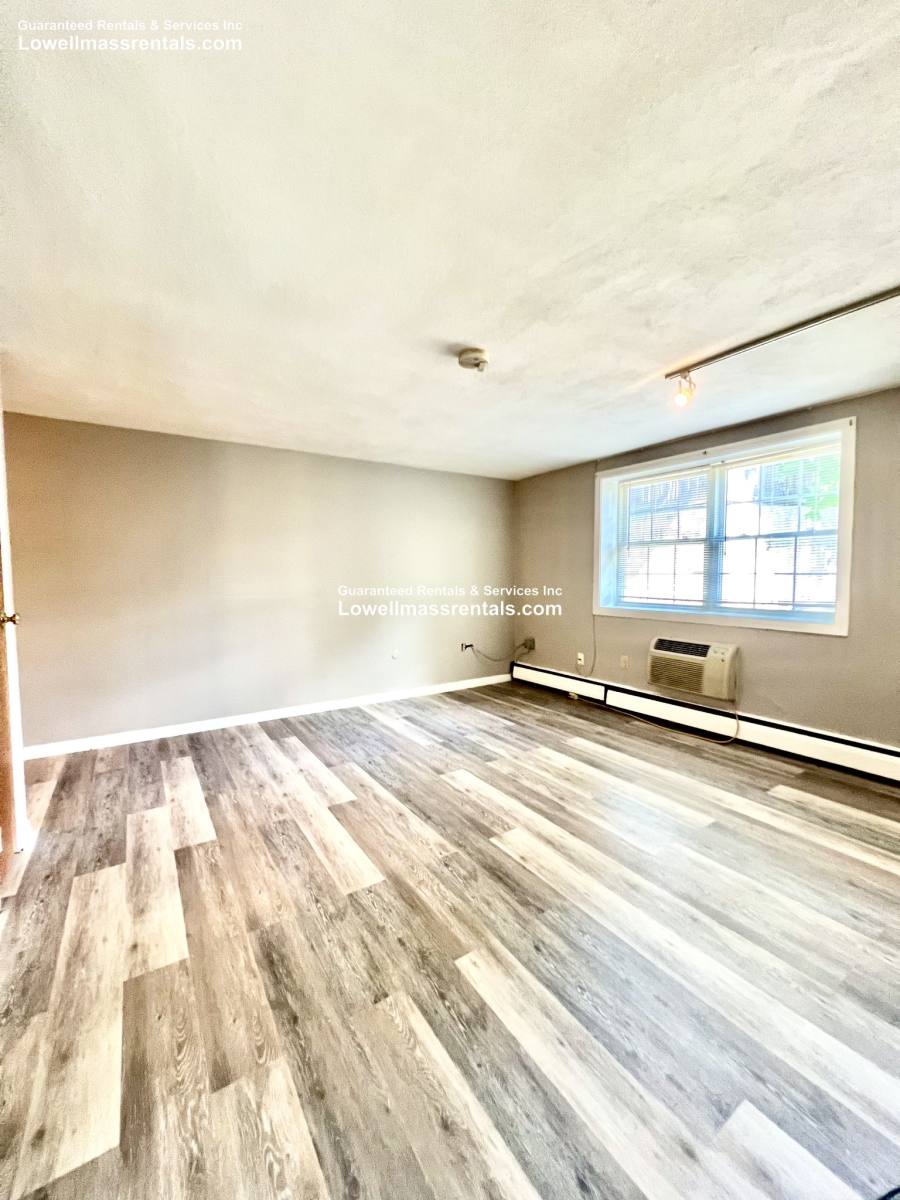 Apartment for rent at 238 Chelsea St #10, Everett, MA 02149