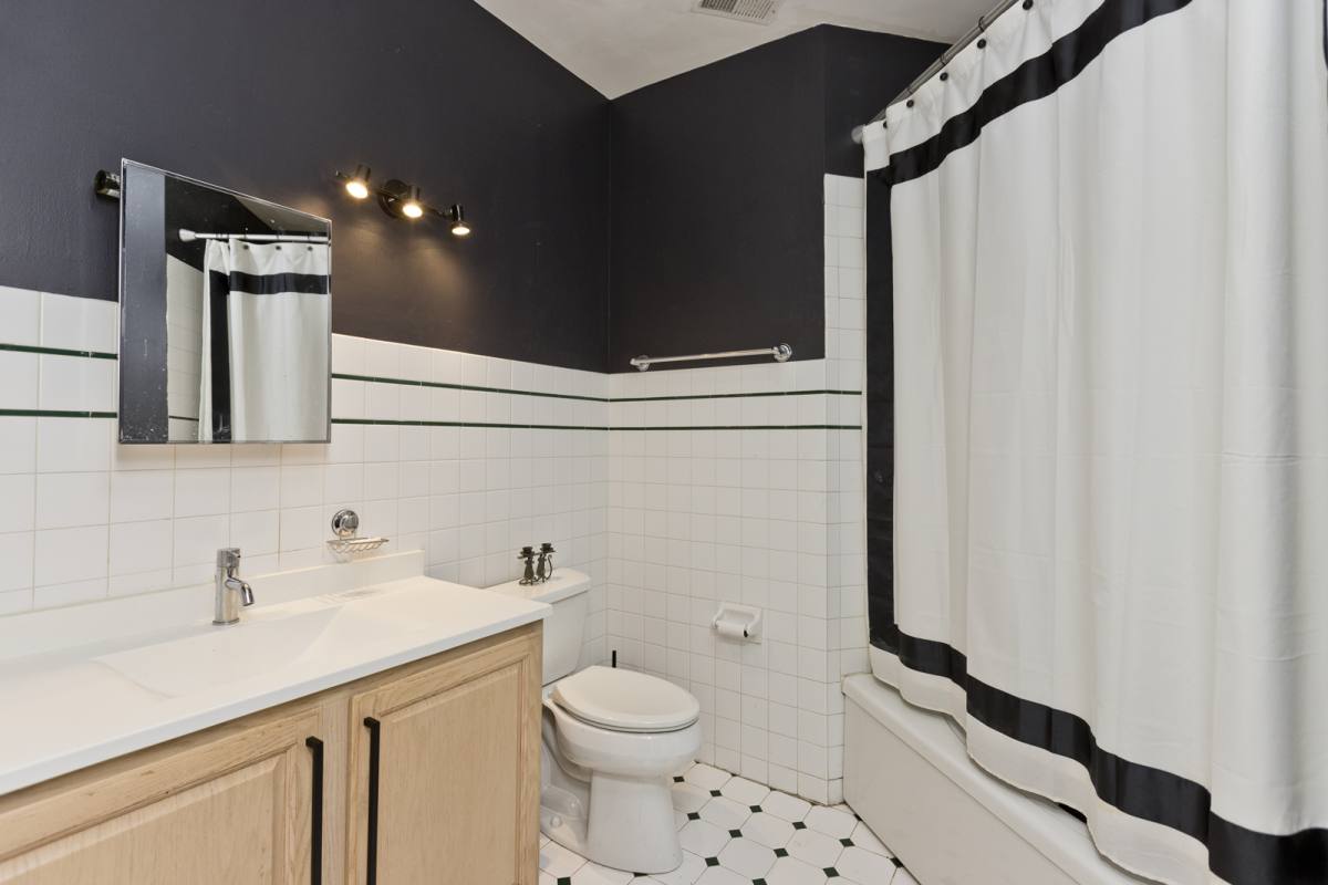 Apartment for rent at 1470 N Milwaukee Ave #3, Chicago, IL 60622