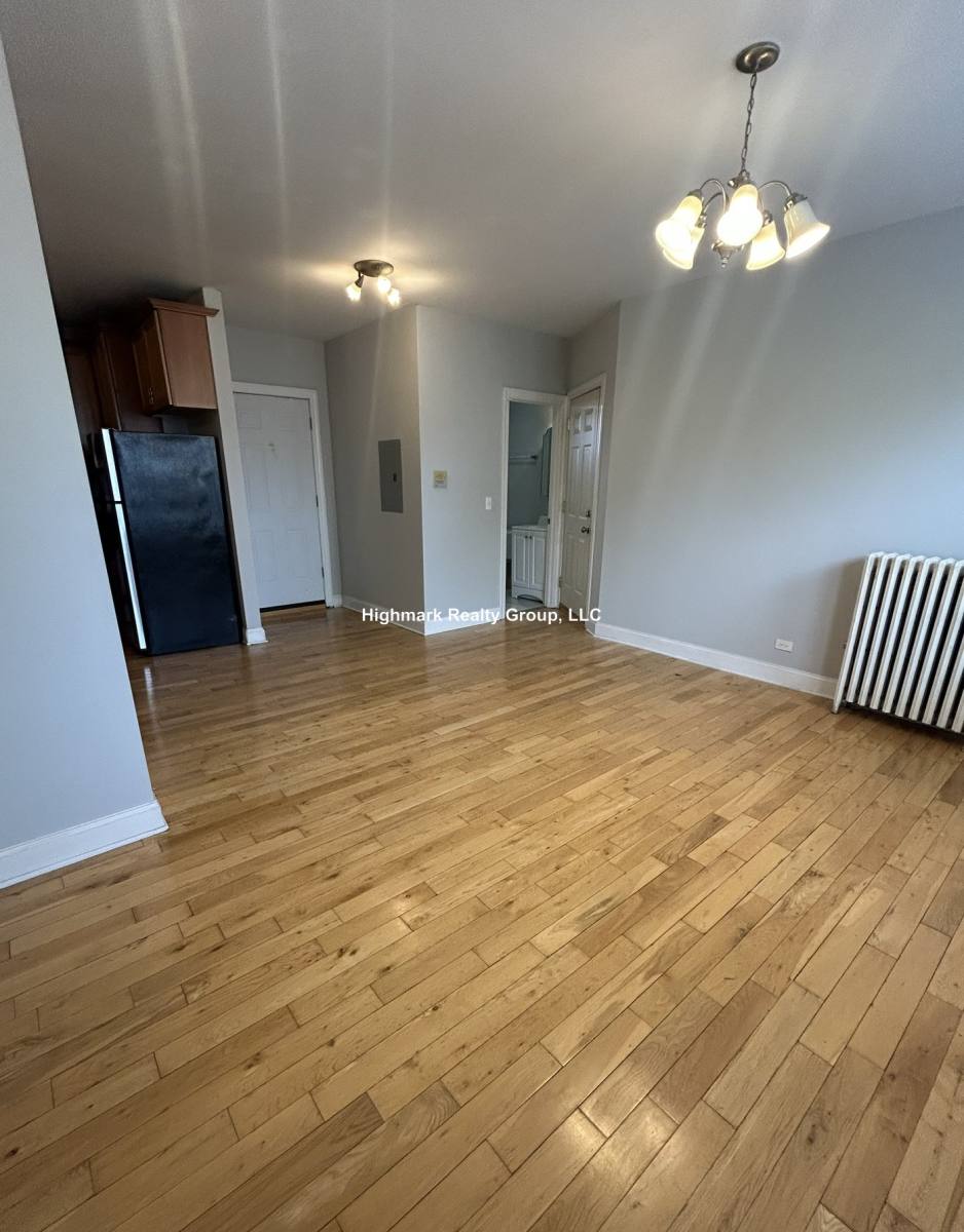 Apartment for rent at 4542 W George #2, Chicago, IL 60641