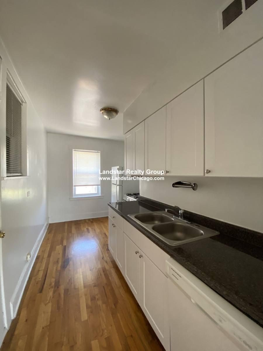 Apartment for rent at 3050 W Berteau #2, Chicago, IL 60618
