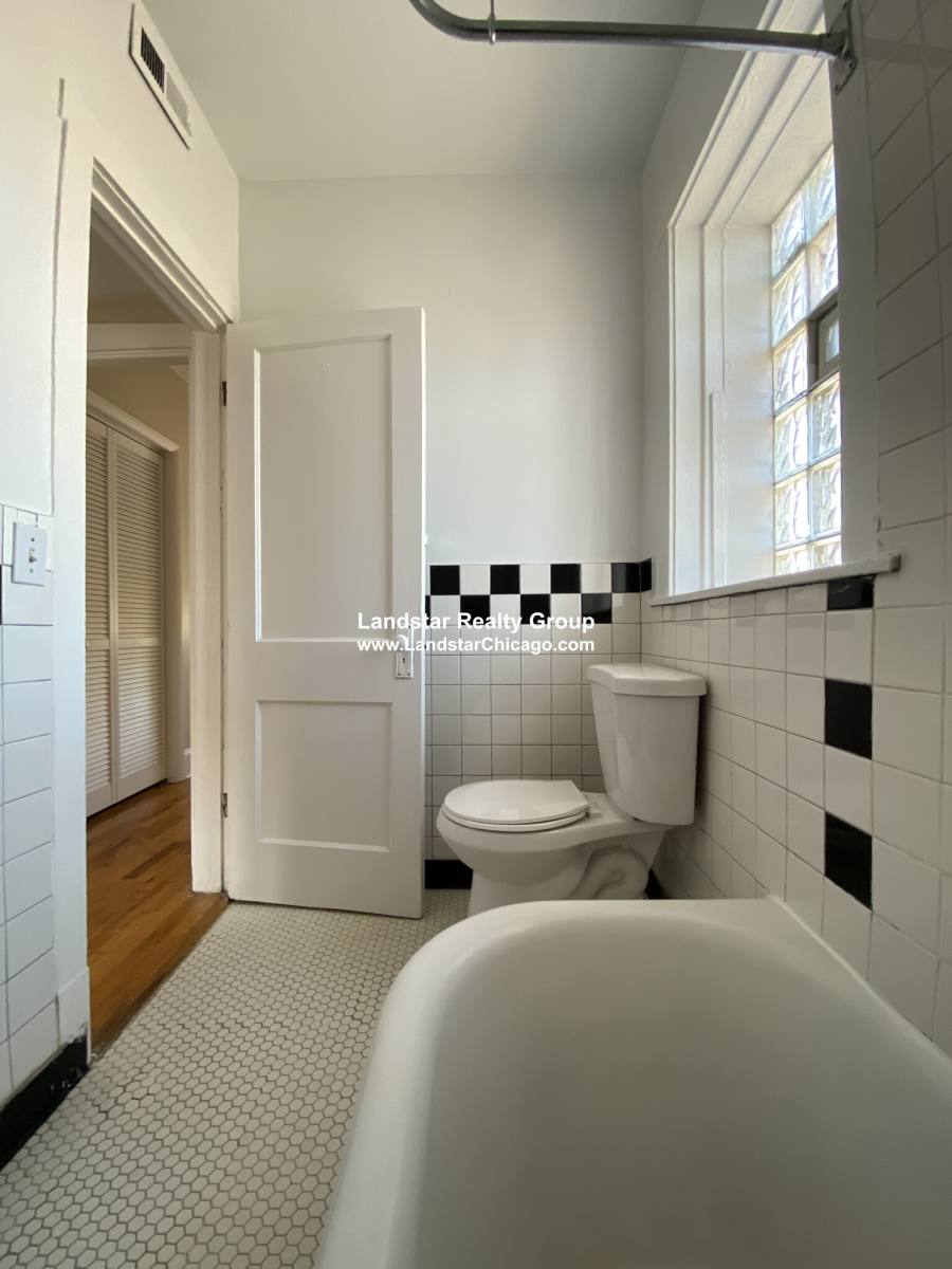 Apartment for rent at 3050 W Berteau #2, Chicago, IL 60618