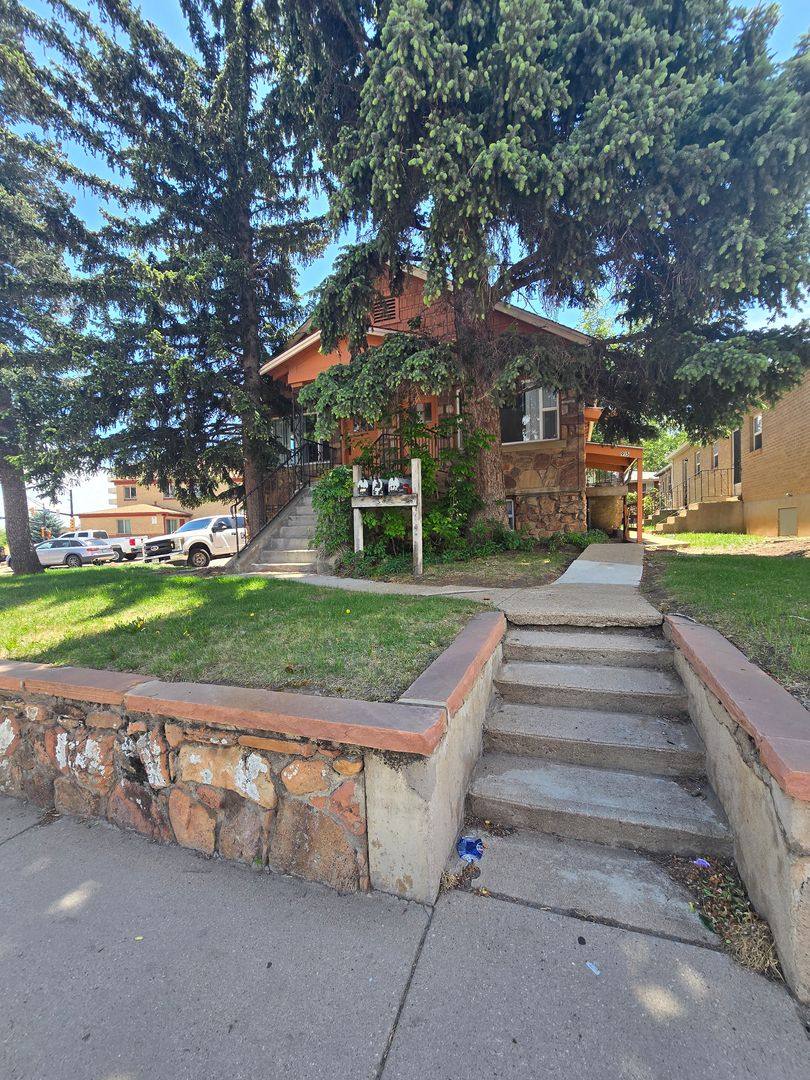 Apartment for rent at 911-915 Broadway, Boulder, CO 80302