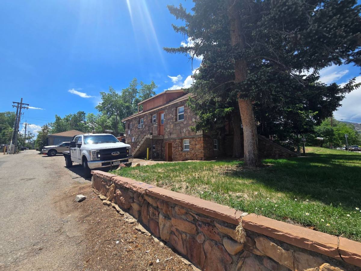 Apartment for rent at 911-915 Broadway, Boulder, CO 80302