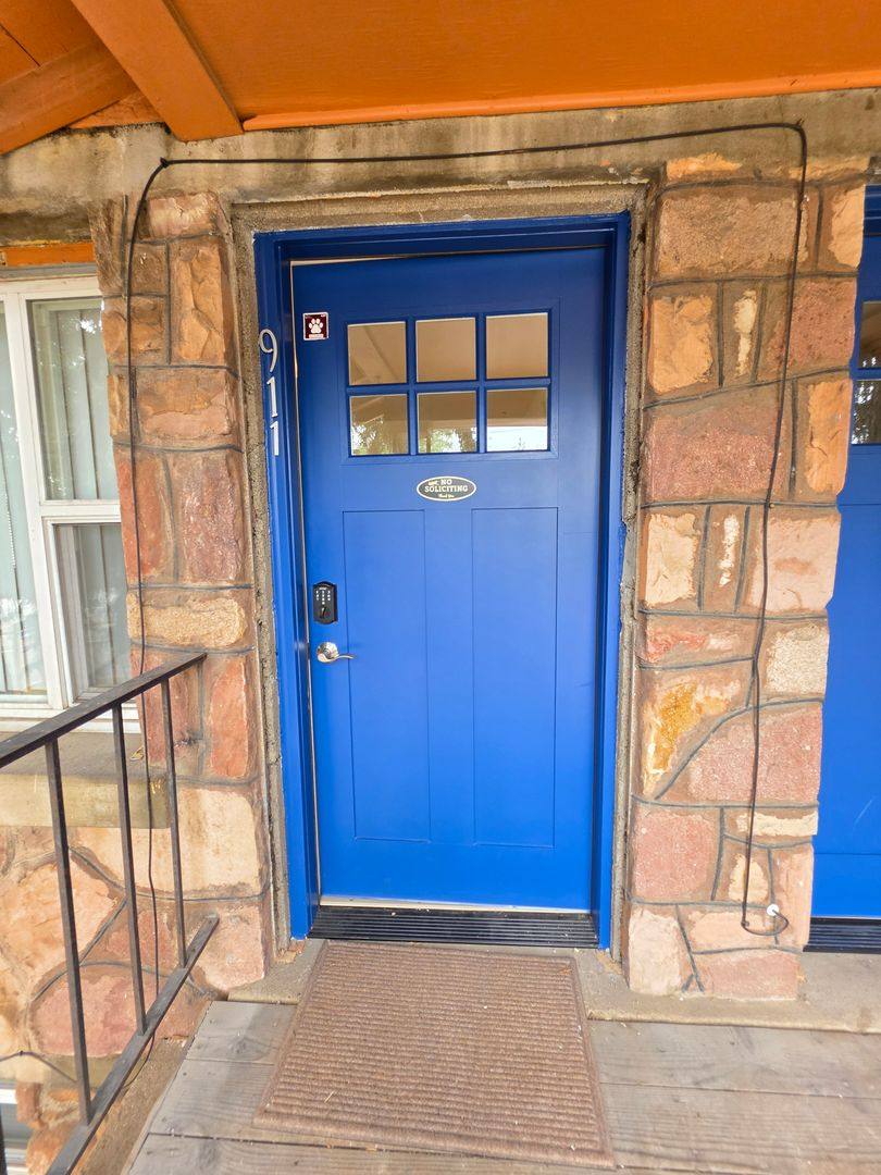 Apartment for rent at 911-915 Broadway, Boulder, CO 80302