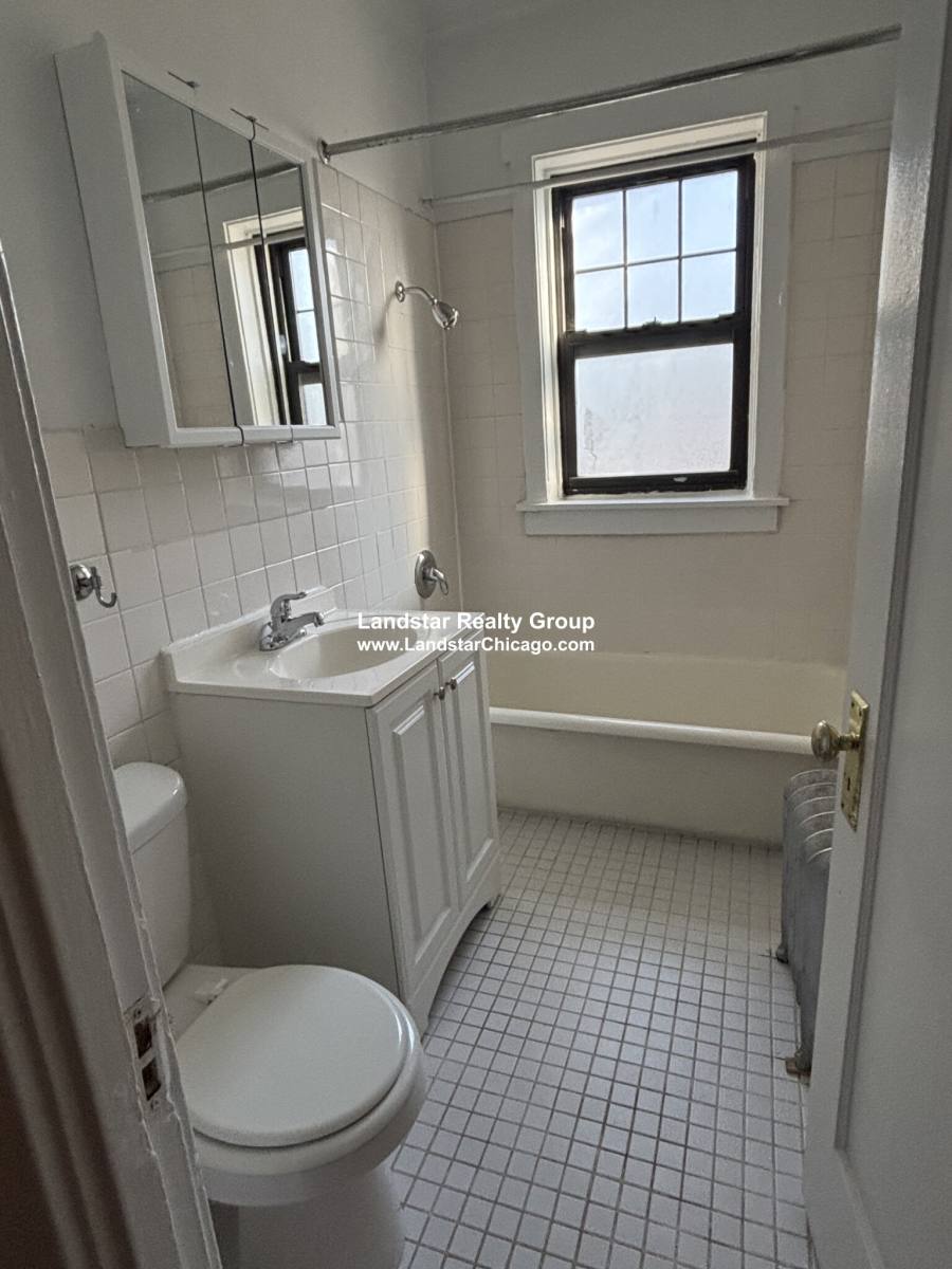 Apartment for rent at 800 Washington #2, Evanston, IL 60202