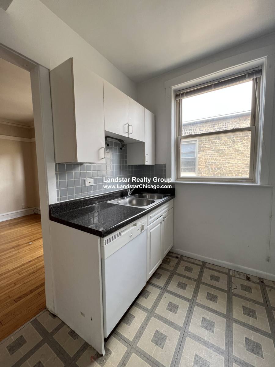 Apartment for rent at 5131 Damen #3, Chicago, IL 60625
