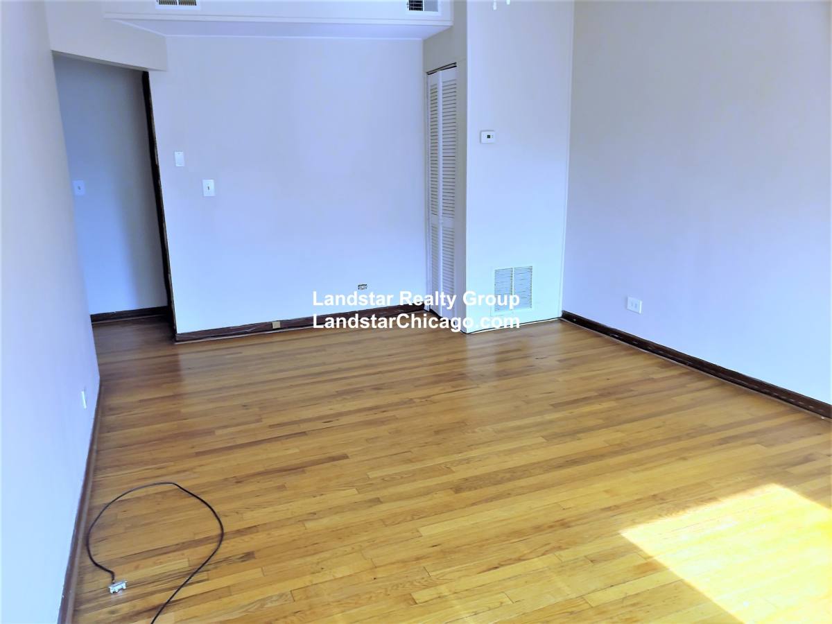Apartment for rent at 3151 W Argyle #1N, Chicago, IL 60625