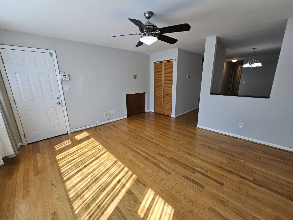 Apartment for rent at 1140 W Barry Ave #1, Chicago, IL 60657