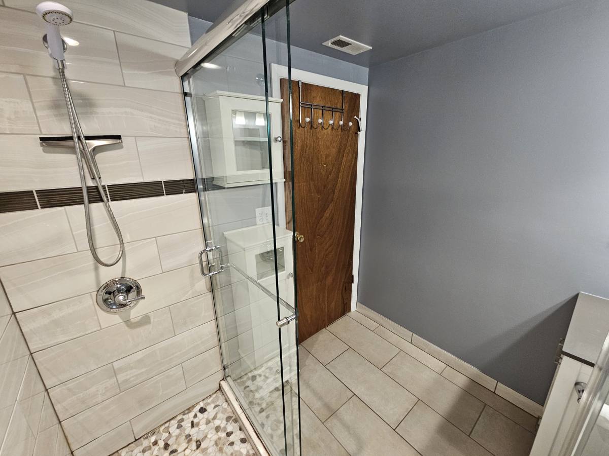 Apartment for rent at 1140 W Barry Ave #1, Chicago, IL 60657