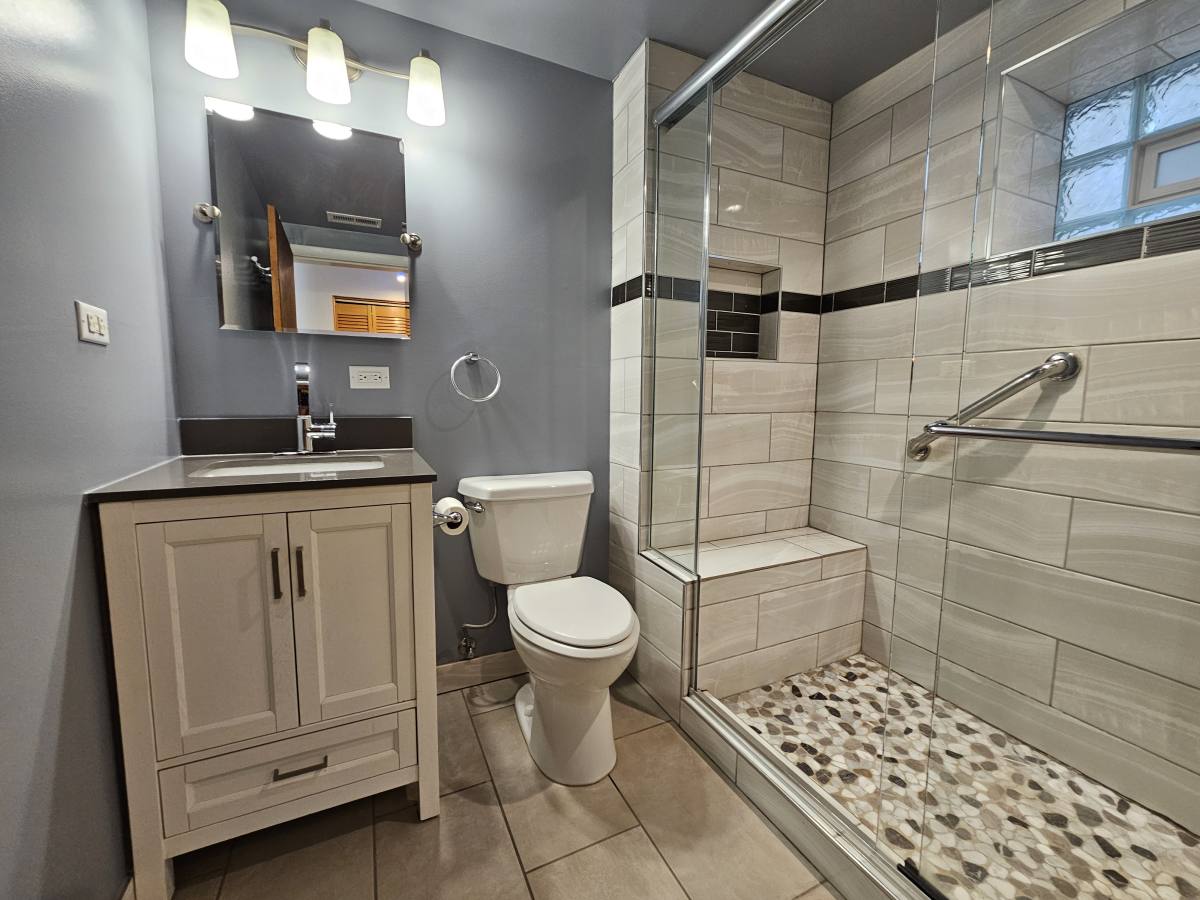 Apartment for rent at 1140 W Barry Ave #1, Chicago, IL 60657