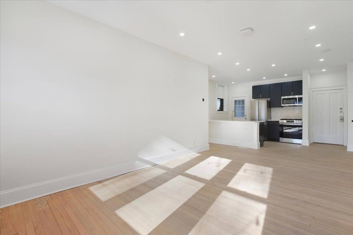 Apartment for rent at 4636 N Hamilton Ave #2, Chicago, IL 60625