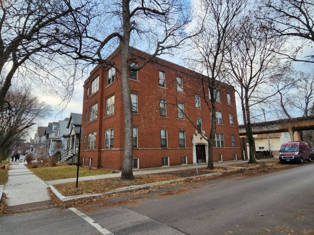Apartment for rent at 4636 N Hamilton Ave #2, Chicago, IL 60625