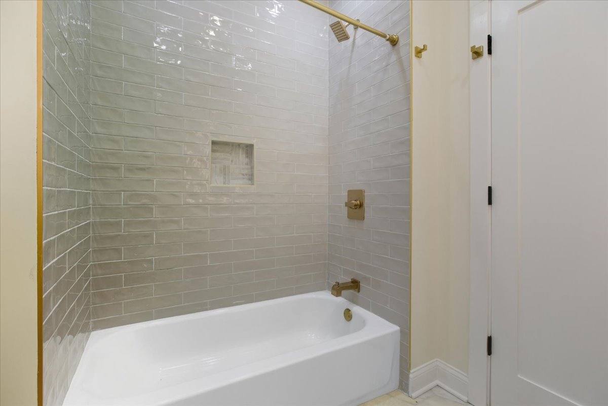 Apartment for rent at 4636 N Hamilton Ave #2, Chicago, IL 60625