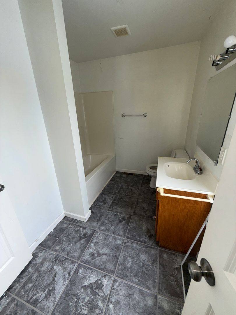 House for rent at 108 Hesperia, Collinsville, IL 62234