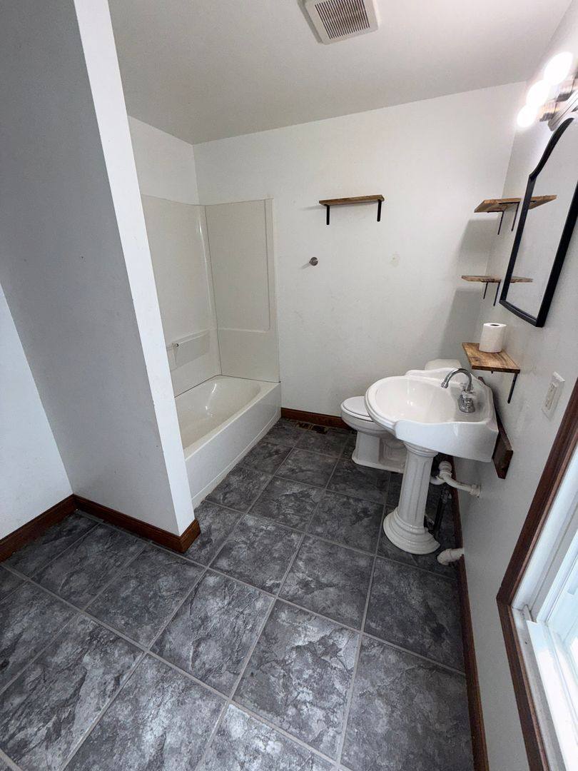 House for rent at 108 Hesperia, Collinsville, IL 62234