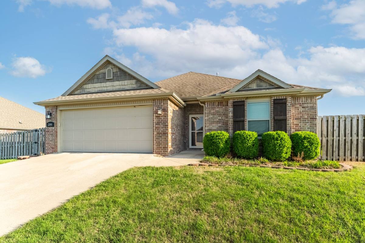 House for rent at 200 Genoa Way, Centerton, AR 72719