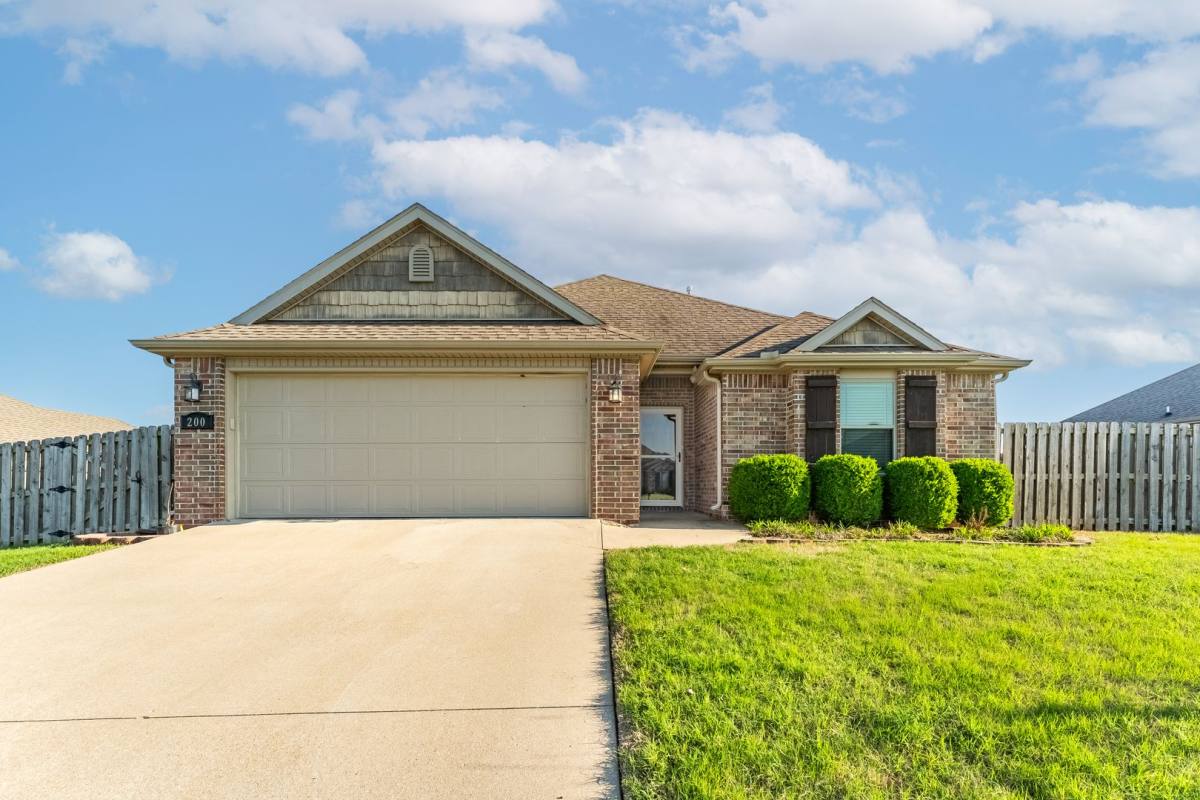 House for rent at 200 Genoa Way, Centerton, AR 72719