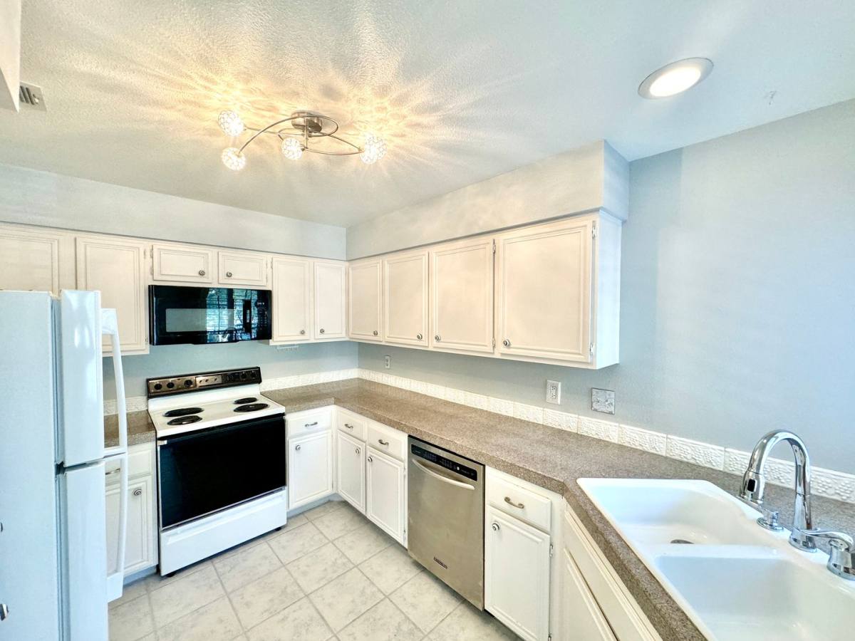 Condo for rent at 18698 Caminito Cantilena, San Diego, CA 92128