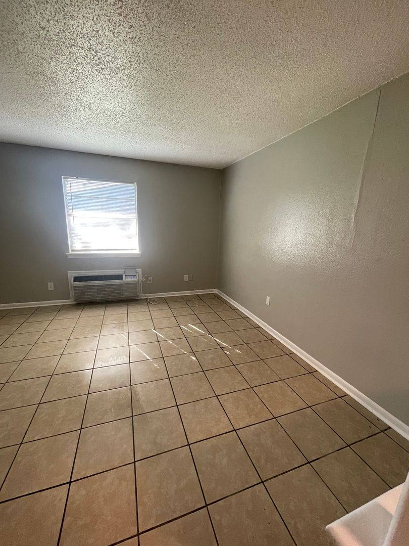 Apartment for rent at 5700 Canyon Dr, Amarillo, TX 79109