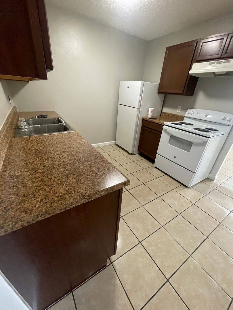 Apartment for rent at 5700 Canyon Dr, Amarillo, TX 79109