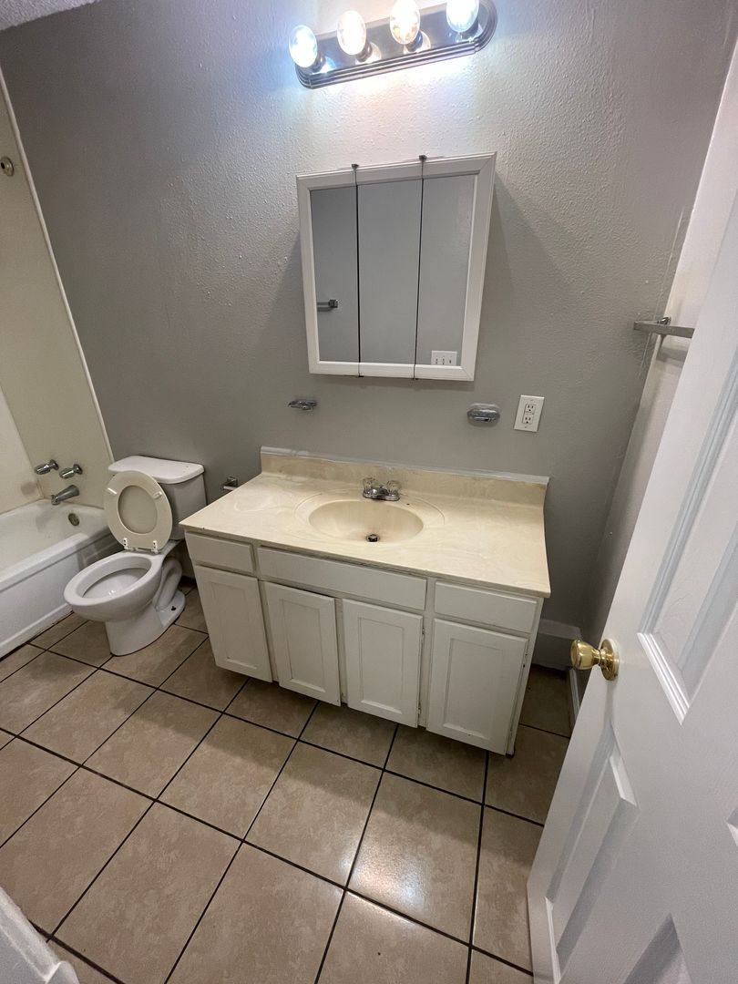 Apartment for rent at 5700 Canyon Dr, Amarillo, TX 79109